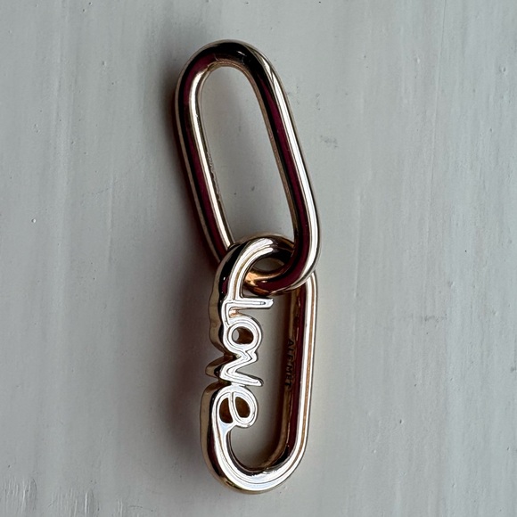 Pandora ME Styling
Love Word Link
Charm, Rose Gold-
Plated - Picture 8 of 9